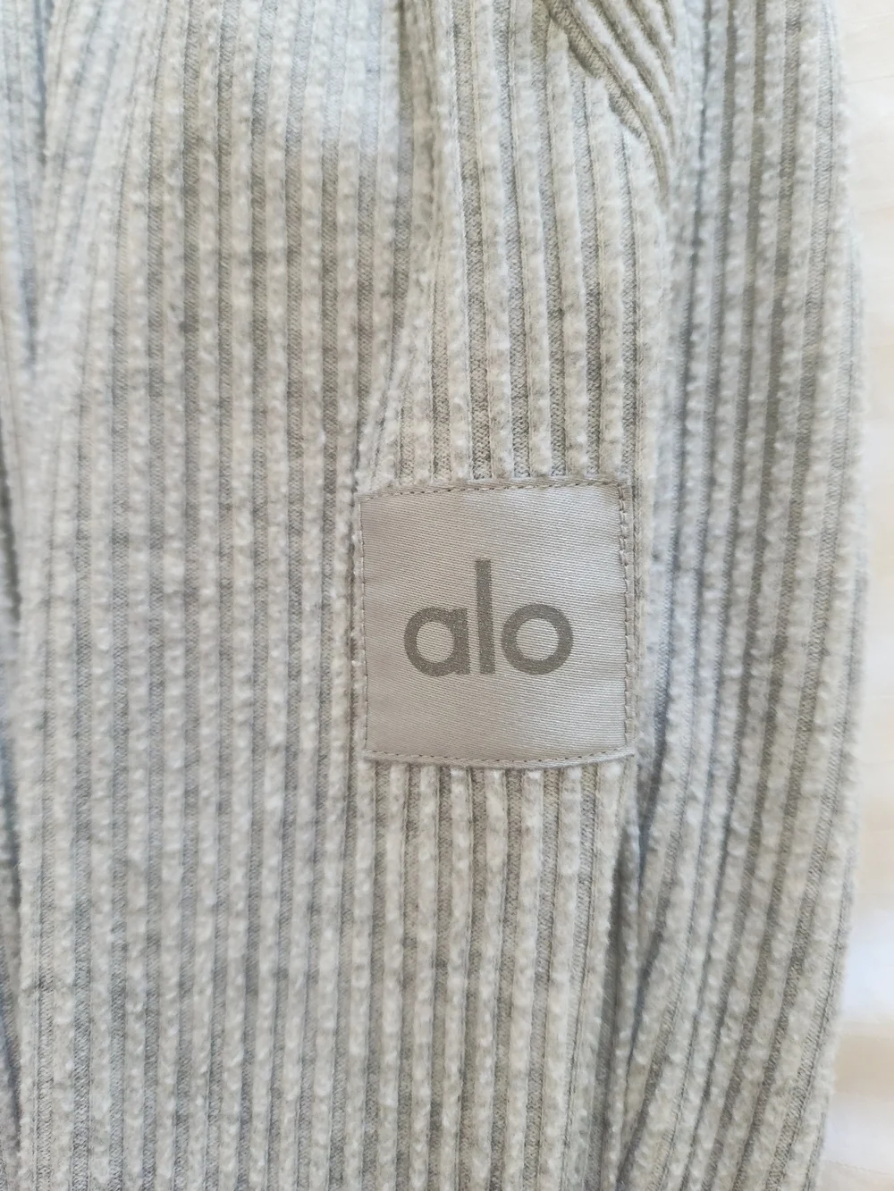 ALO Yoga Women's Ribbed Jogger Pants in Light Gray